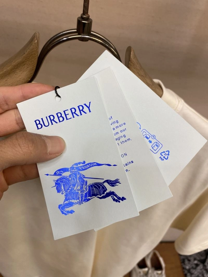 Effortless Burberry T-Shirts 101470