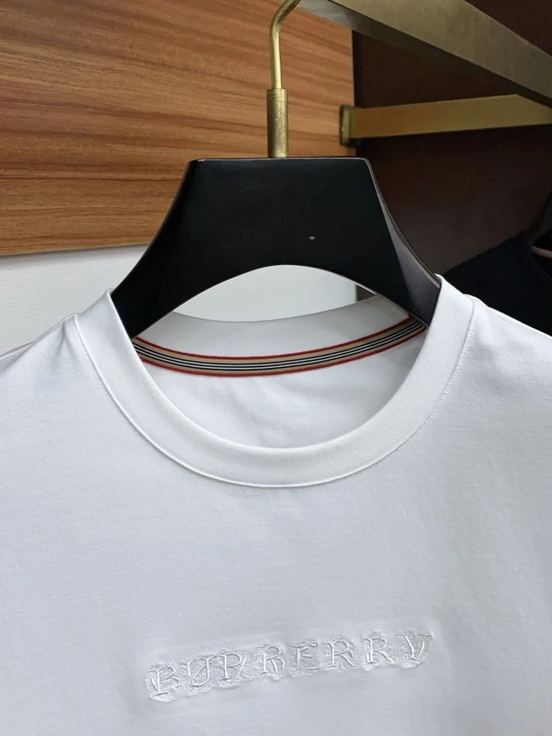 Minimalist Burberry T-Shirts 100559