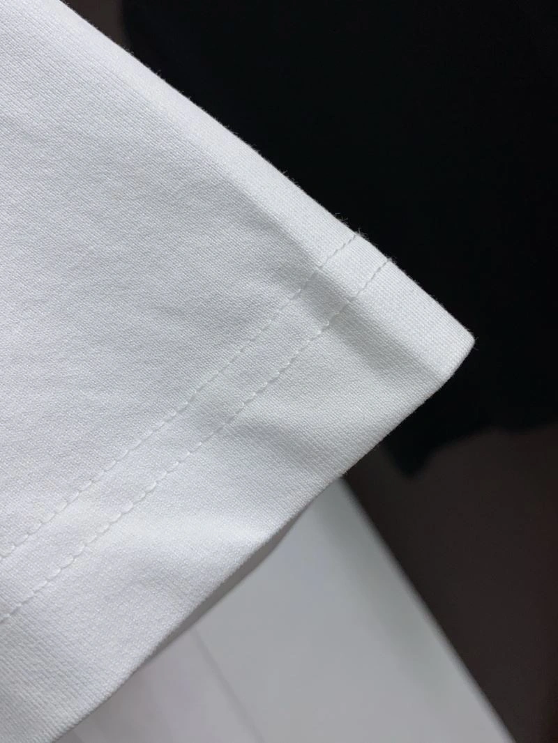 Minimalist Burberry T-Shirts 100559