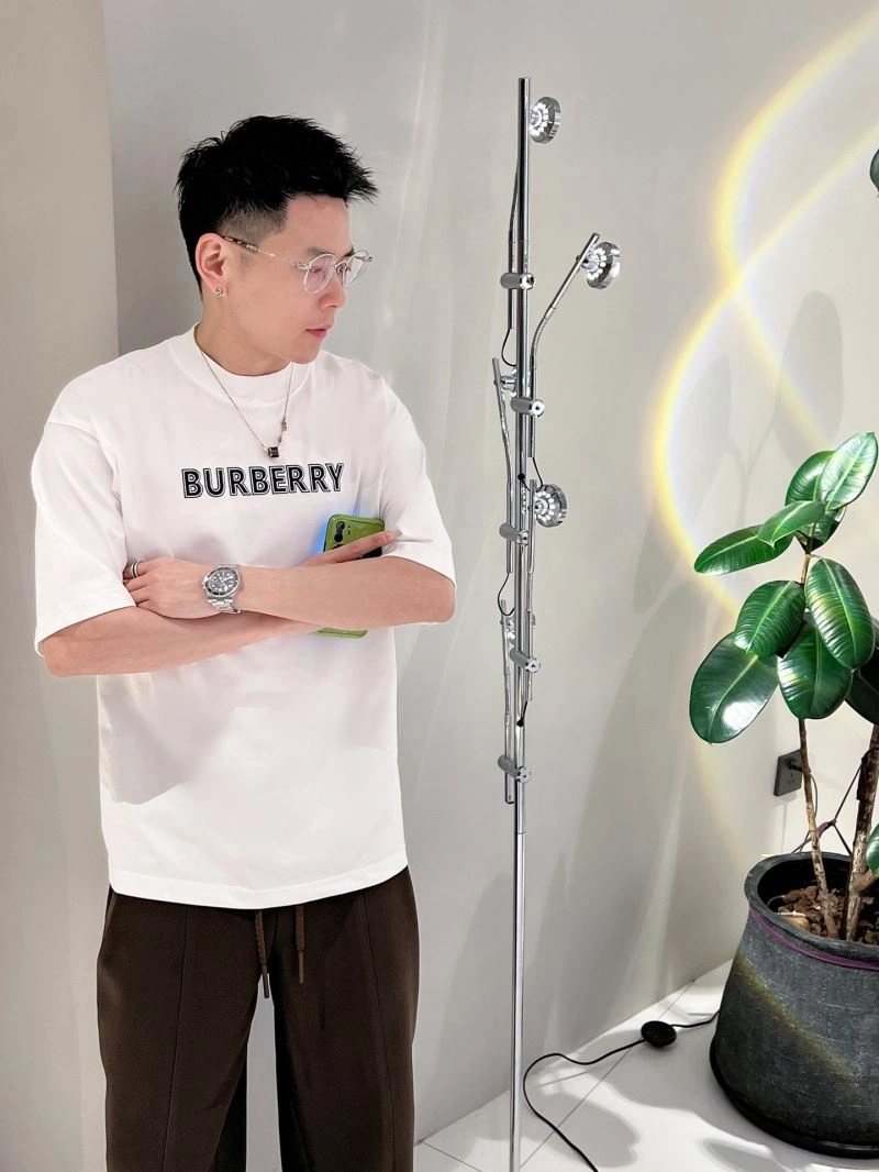 UrbanChic Burberry T-Shirts 100405