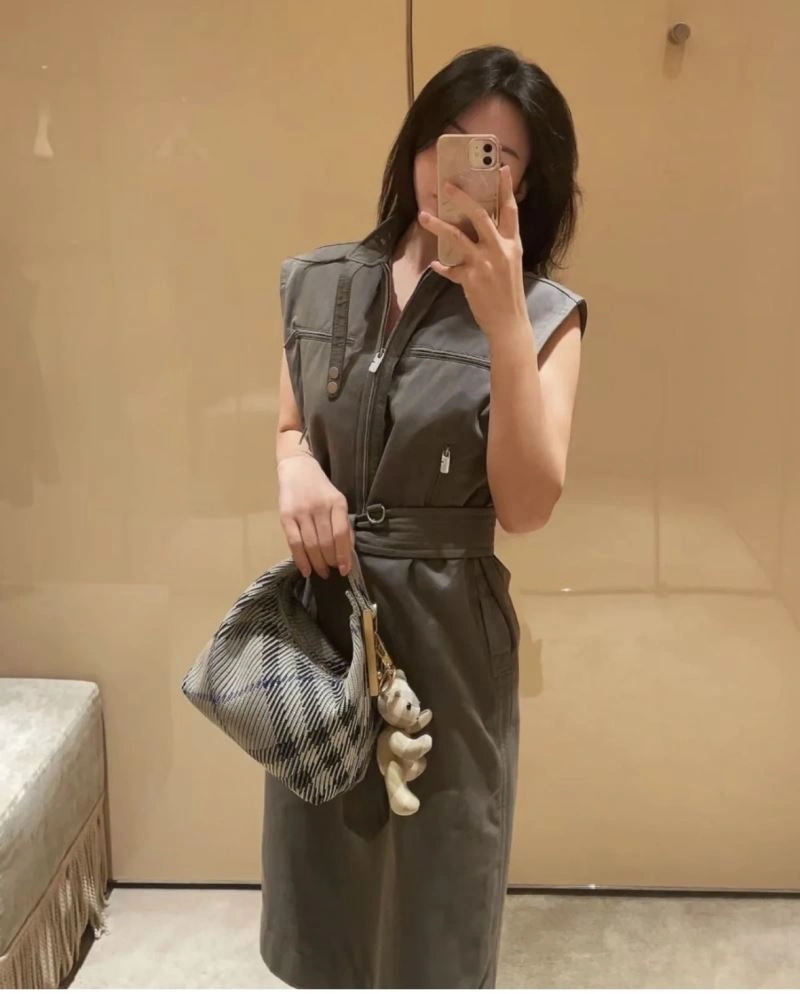 Lightweight Burberry Top Handle Bags 64526