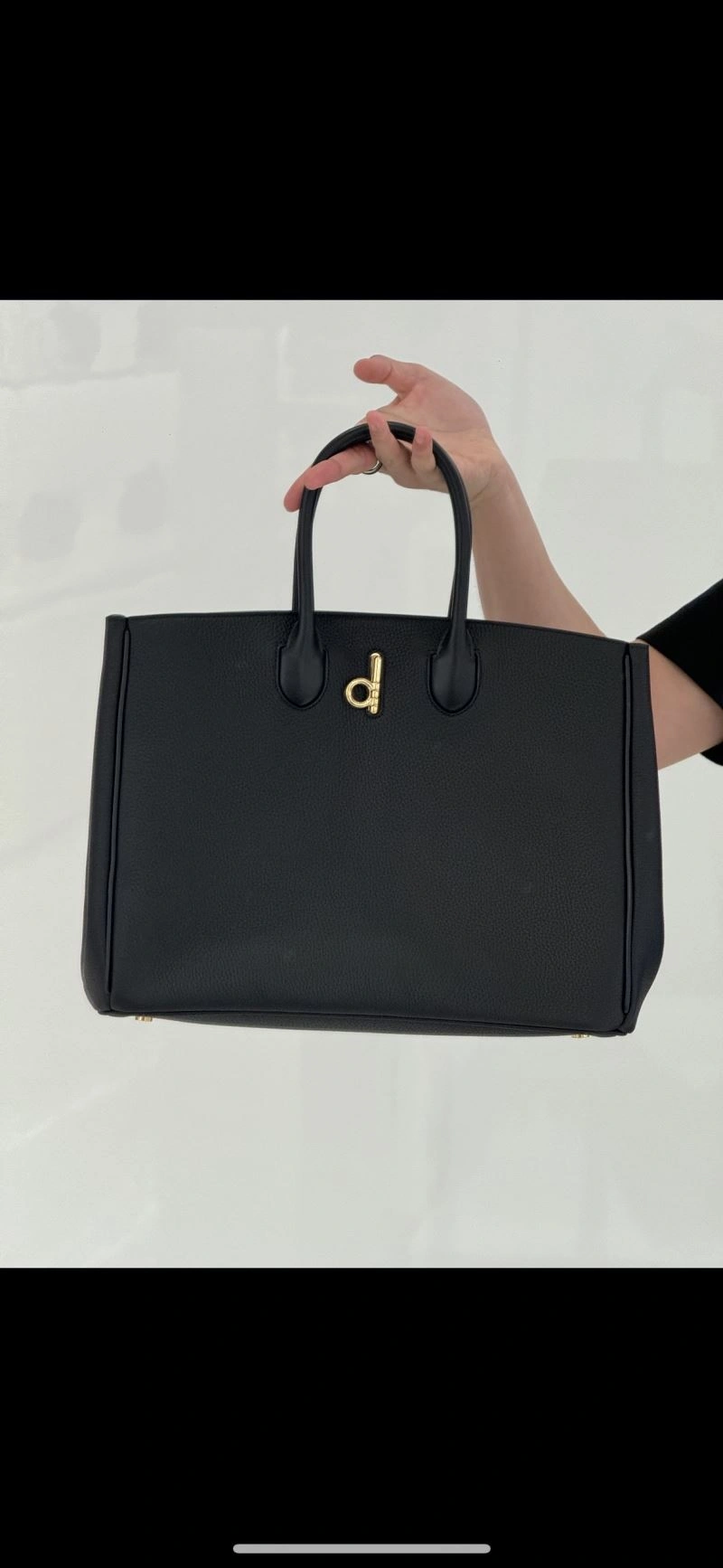 FashionForward Burberry Top Handle Bags 64481