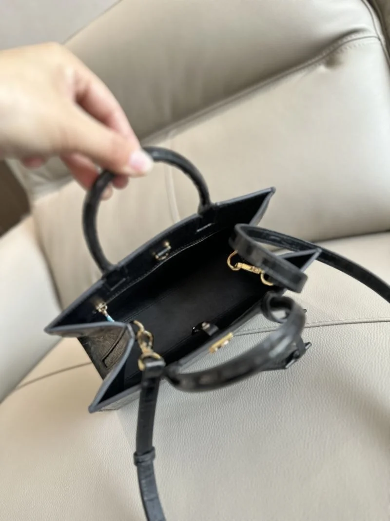 Lightweight Burberry Top Handle Bags 51661