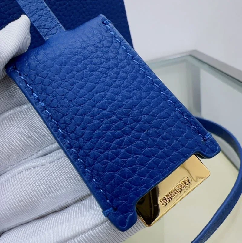 Comfortable Burberry Top Handle Bags 51658
