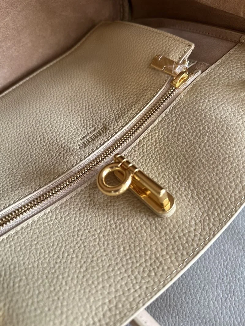 Cozy Burberry Top Handle Bags 37841