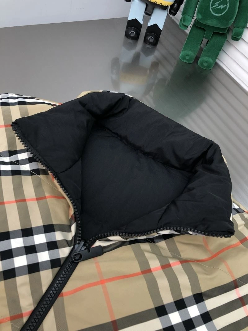 Minimalist Burberry Vest 100298