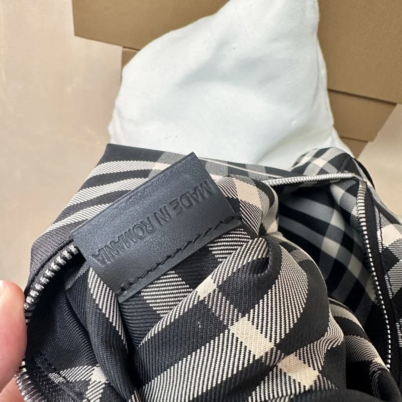 Resilient Burberry Waist Chest Packs 37816