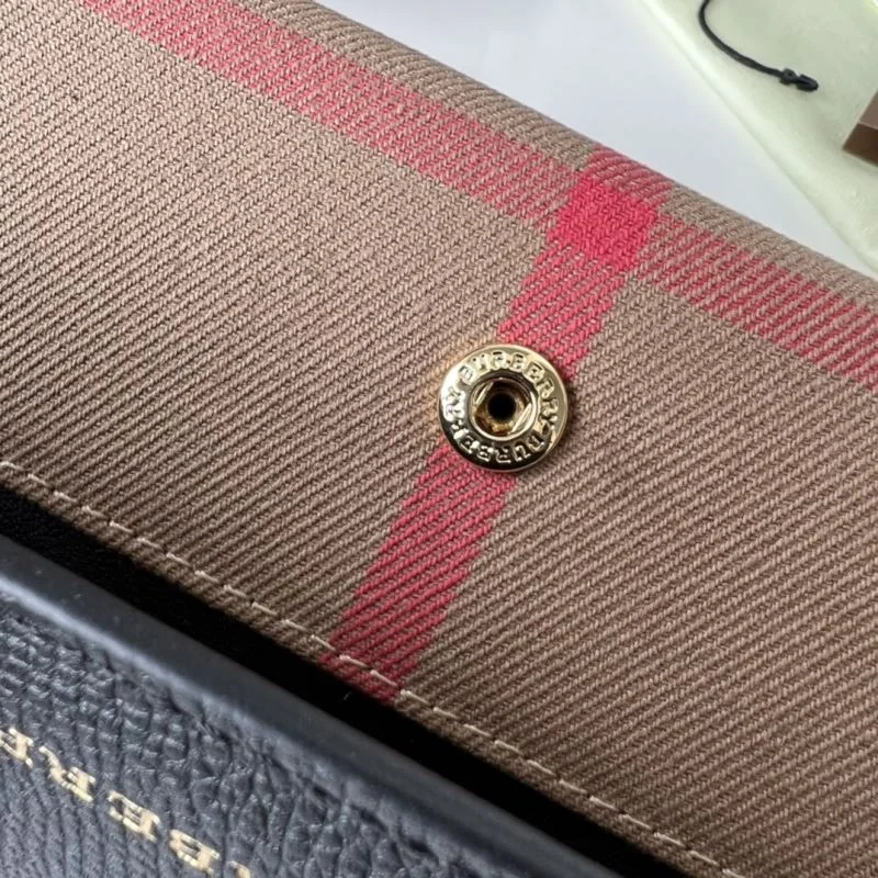 Burberry Wallets Purse Breathable 37789