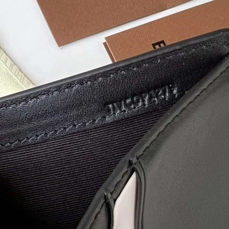 Lightweight Burberry Wallets Purse 37768