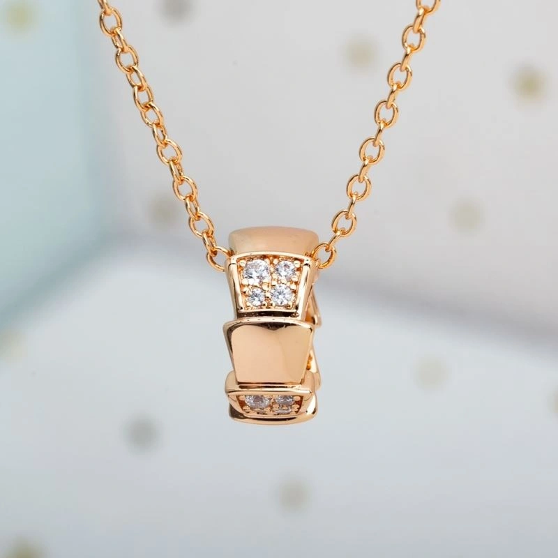 Bvlgari Necklaces Trendy 216717