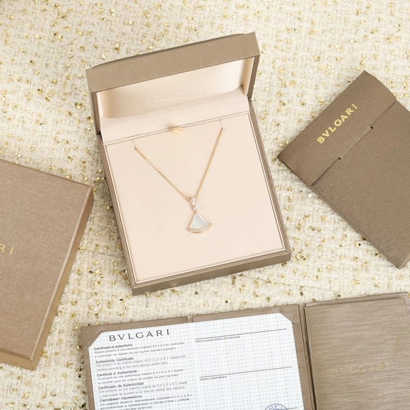 ModernLook Bvlgari Necklaces 216879