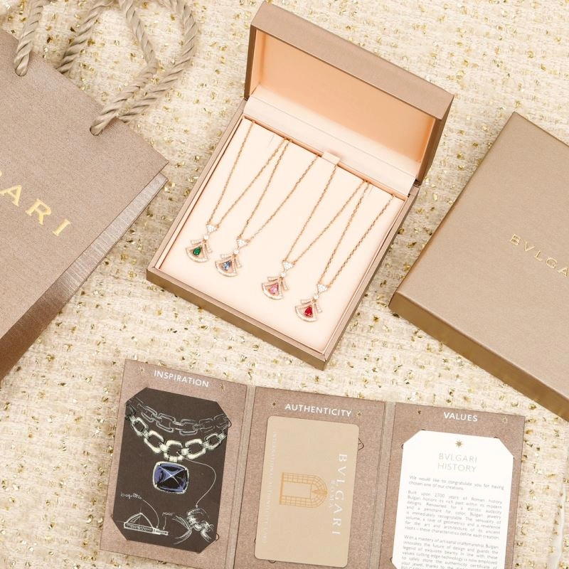 Neat Bvlgari Necklaces 216704