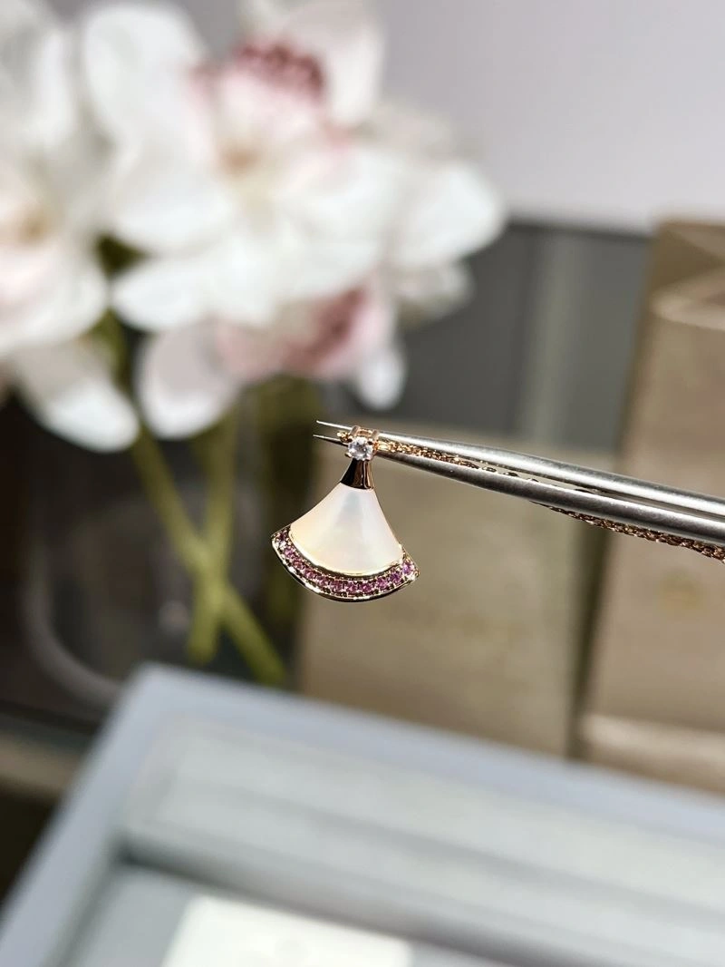 Bvlgari Necklaces Affordable 216657