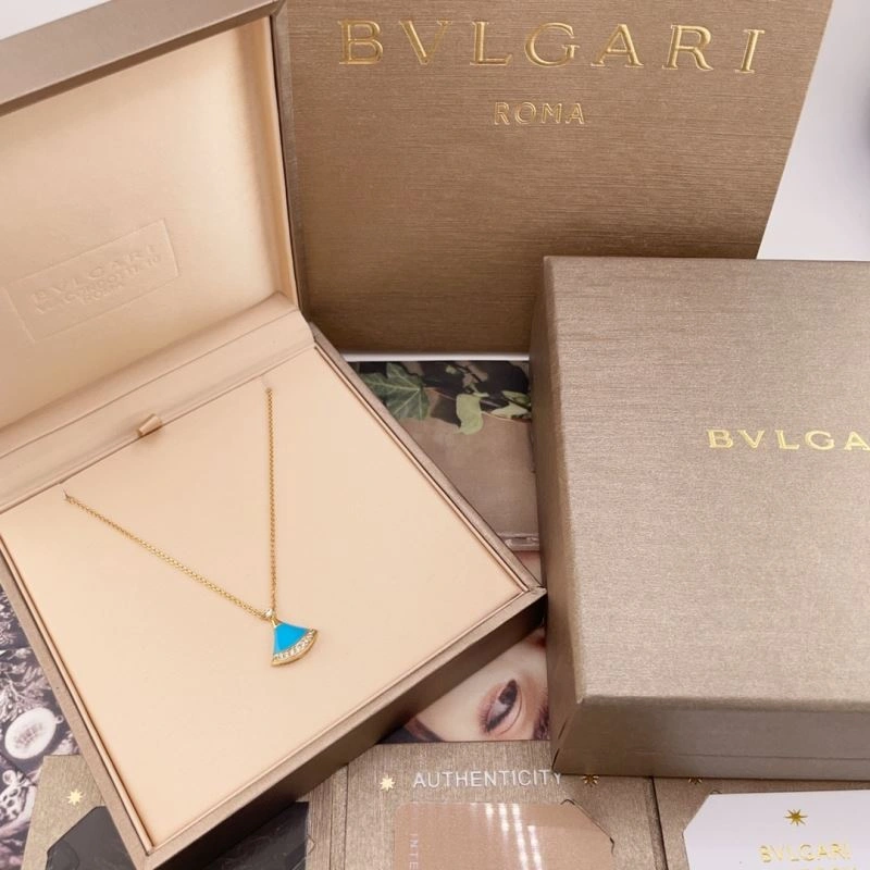 Snug Bvlgari Necklaces 216574