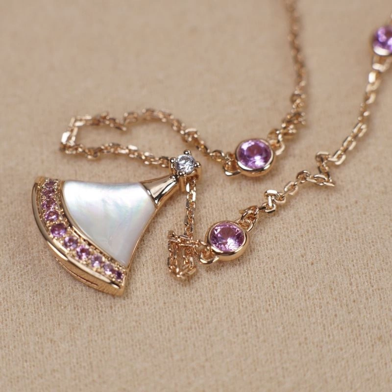 Contemporary Bvlgari Necklaces 216509