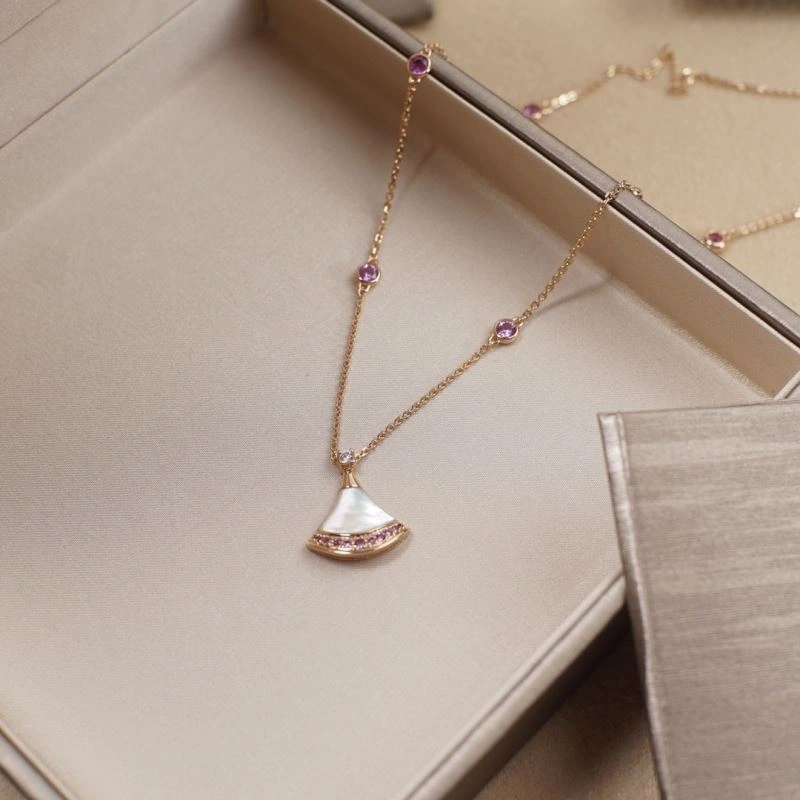 Contemporary Bvlgari Necklaces 216509