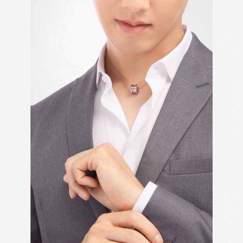 Lightweight Bvlgari Necklaces 216436