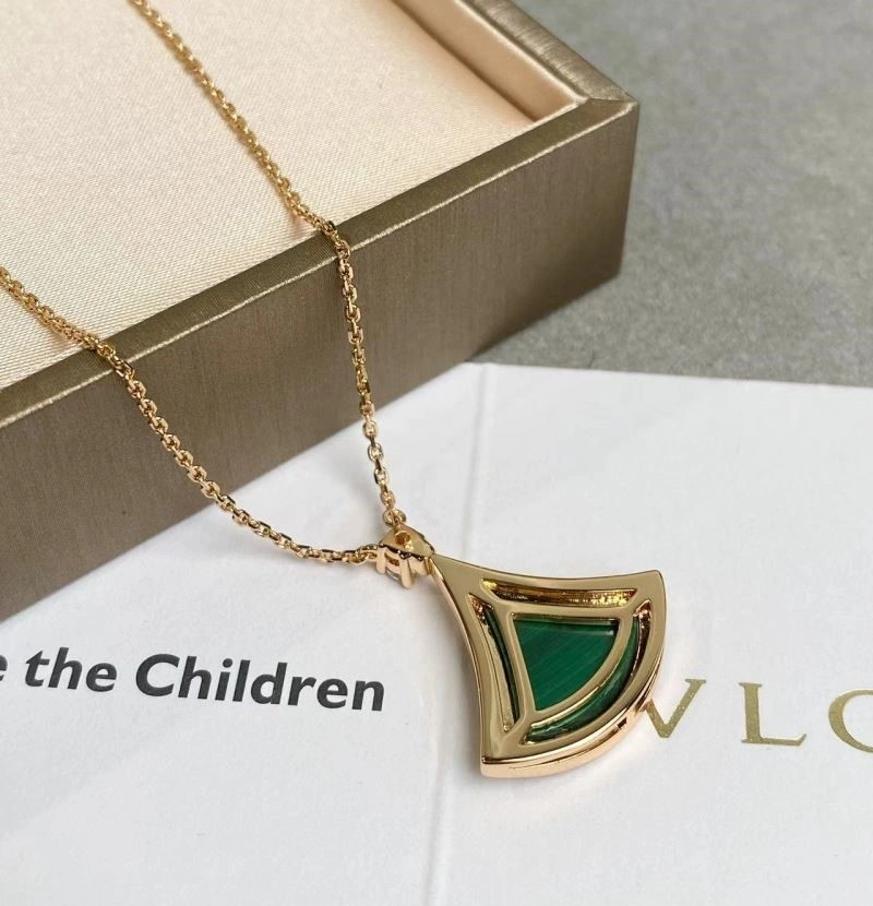 Bvlgari Necklaces Sporty 216366