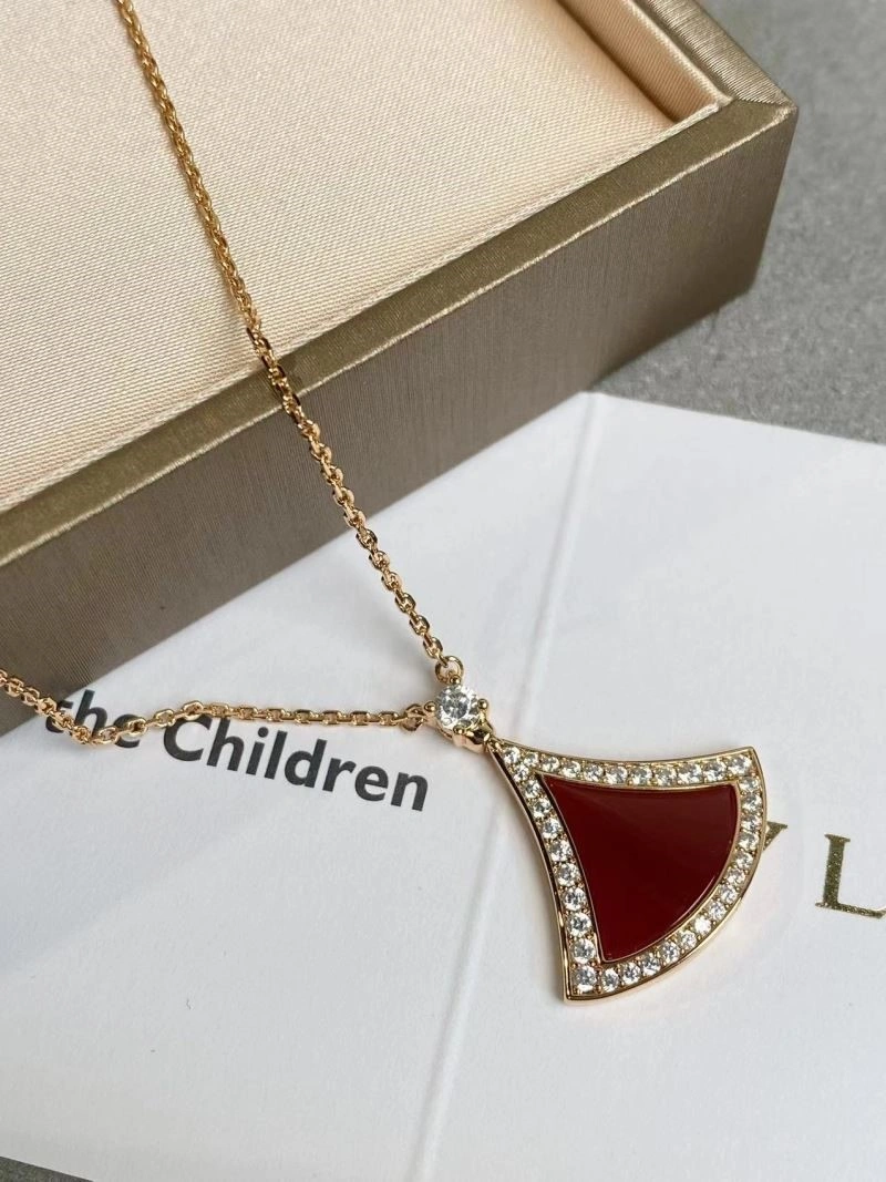 Comfortable Bvlgari Necklaces 216372