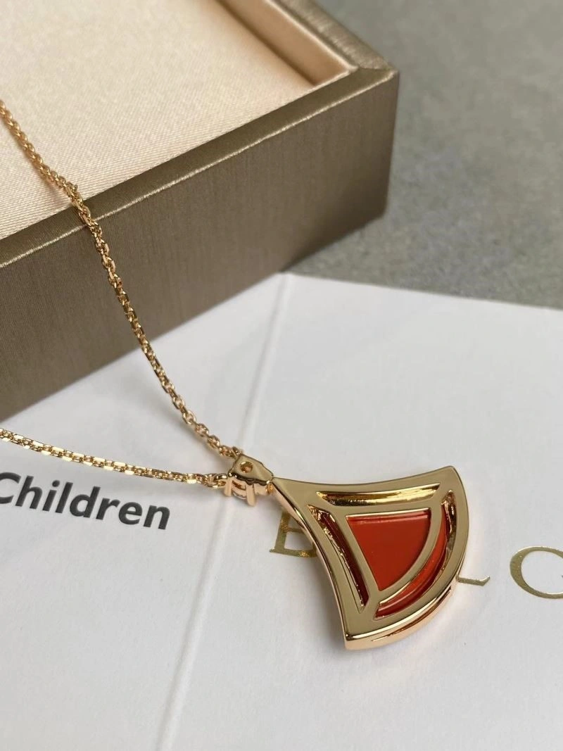 Comfortable Bvlgari Necklaces 216372