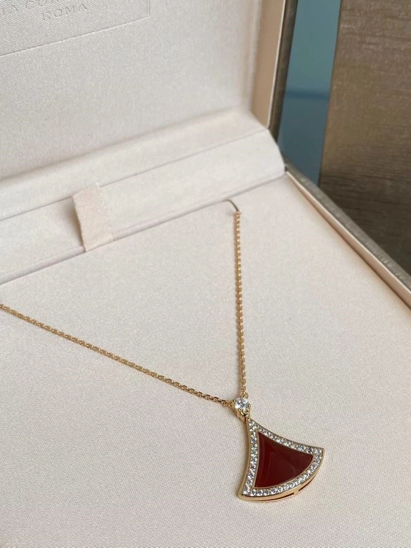 Comfortable Bvlgari Necklaces 216372