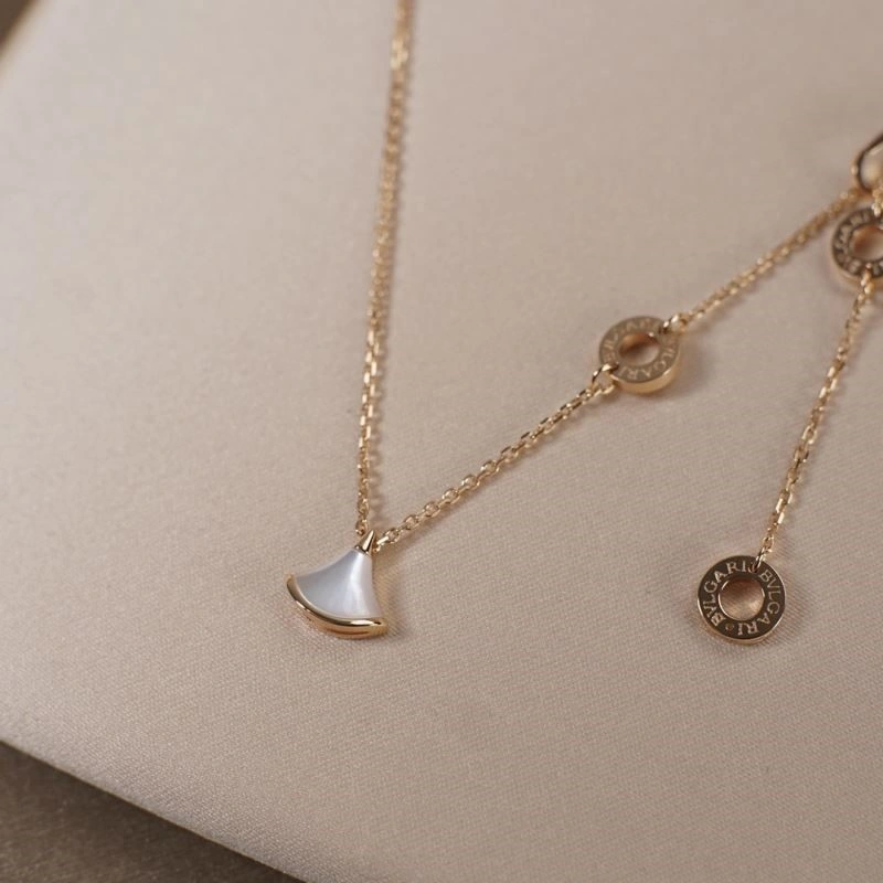 Sporty Bvlgari Necklaces 216365