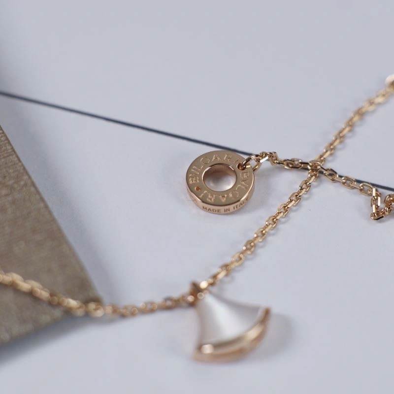 Sporty Bvlgari Necklaces 216365