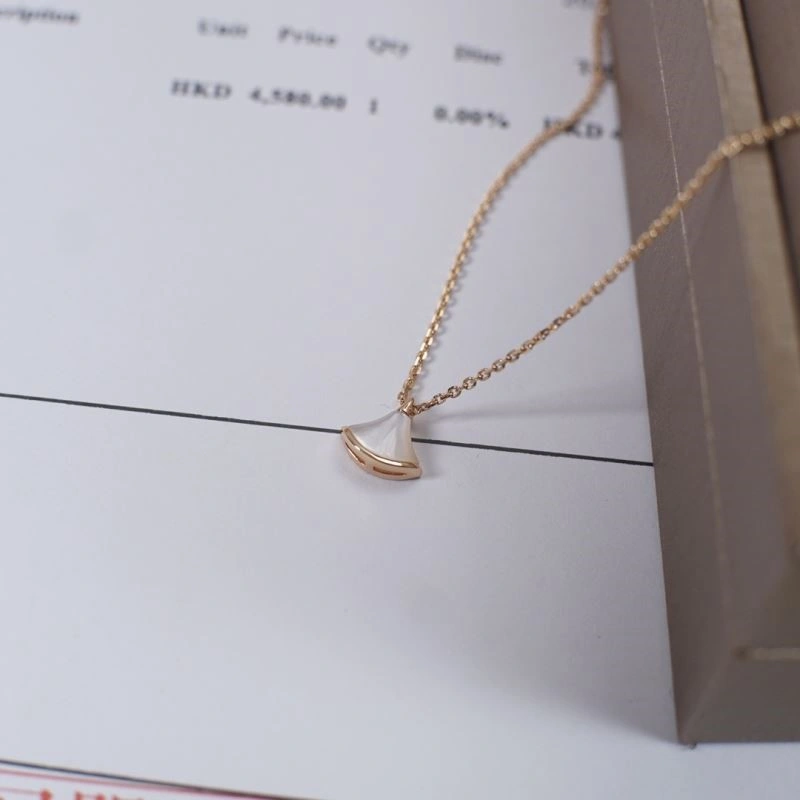 Sporty Bvlgari Necklaces 216365