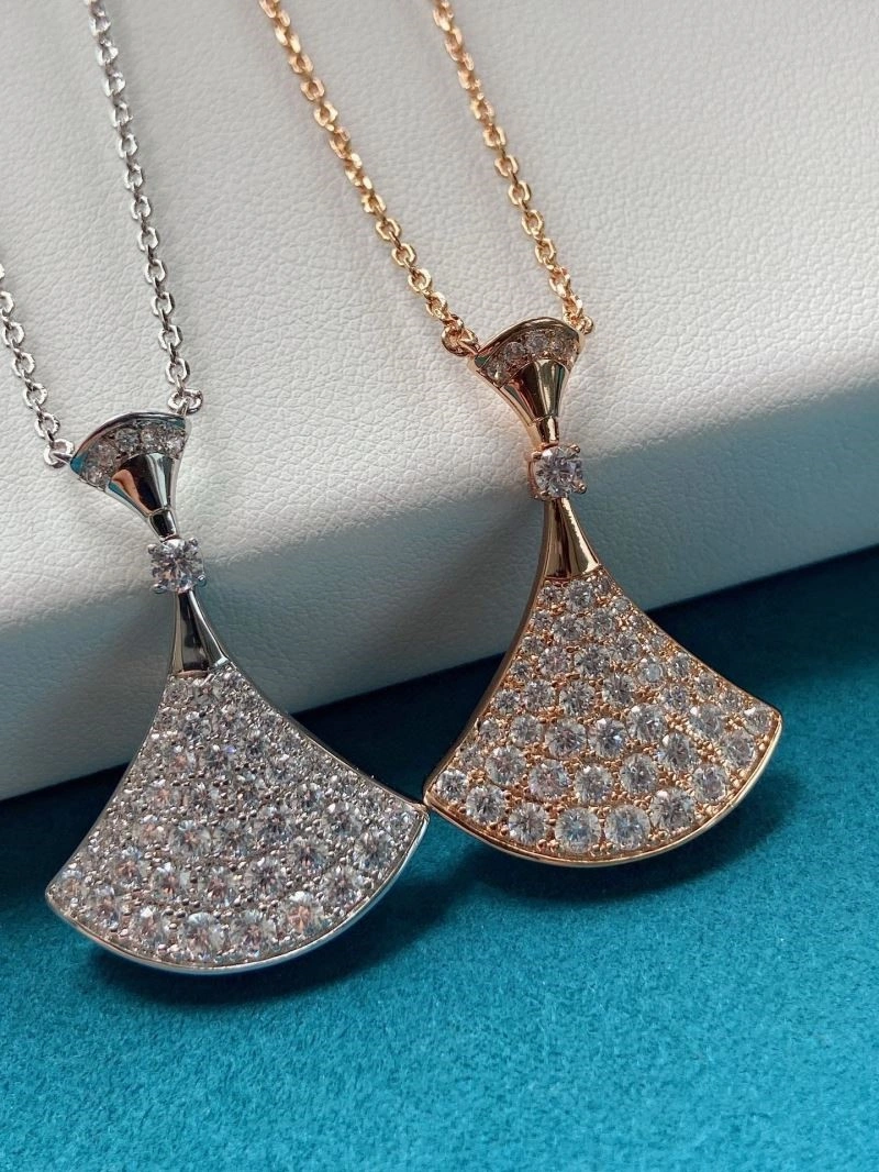Tailored Bvlgari Necklaces 216152