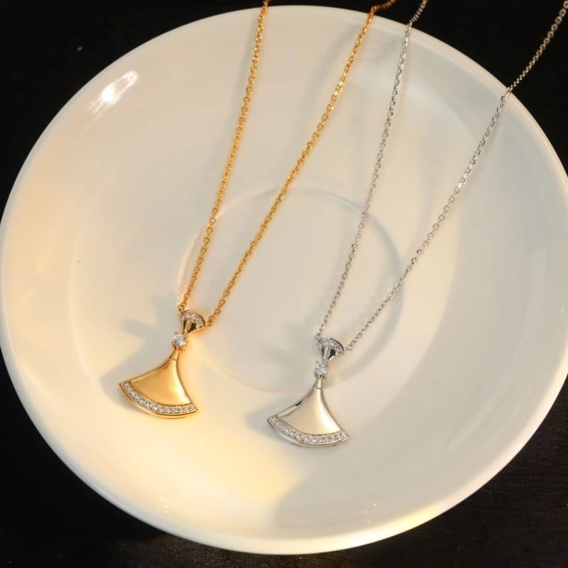 Sophisticated Bvlgari Necklaces 216159