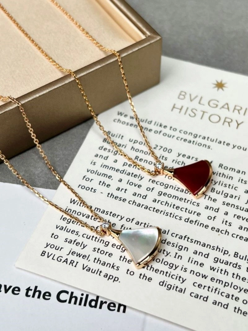 Bvlgari Necklaces Minimalist 216122