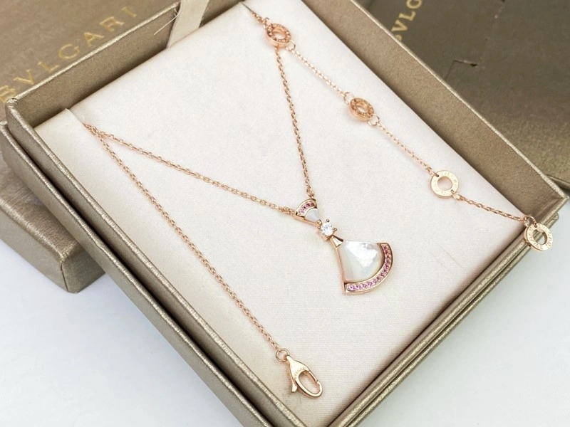 Bvlgari Necklaces Affordable 215850