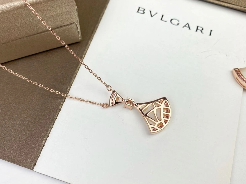 Bvlgari Necklaces Affordable 215850
