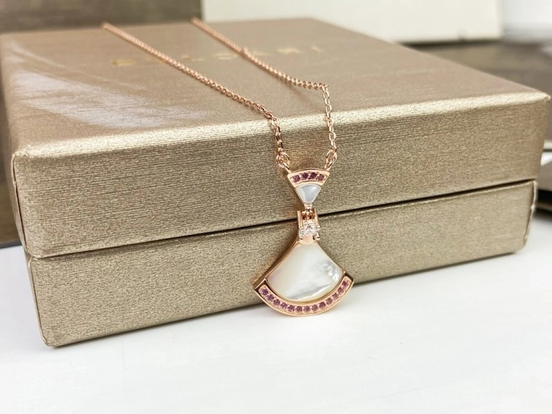 Bvlgari Necklaces Affordable 215850