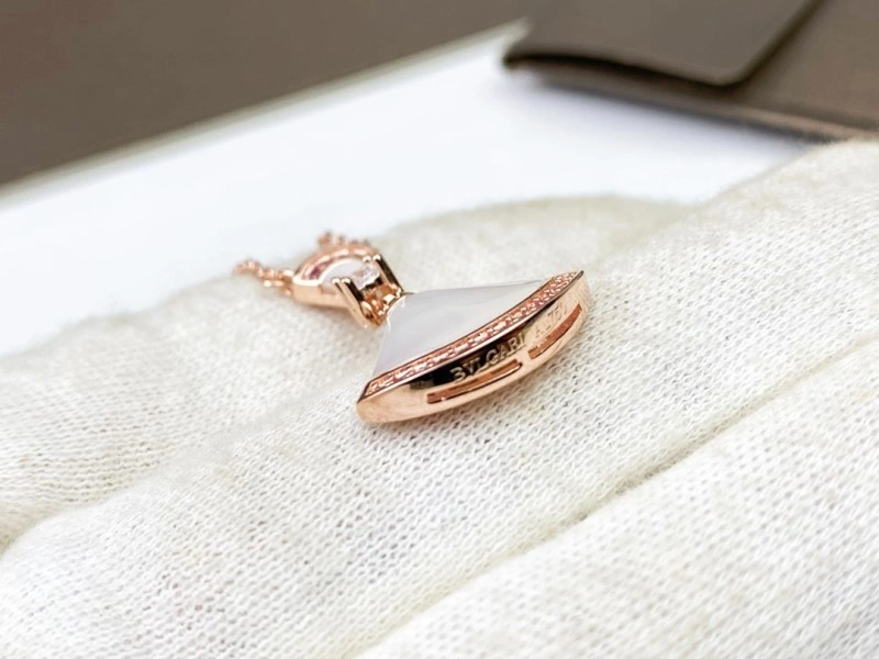Bvlgari Necklaces Affordable 215850