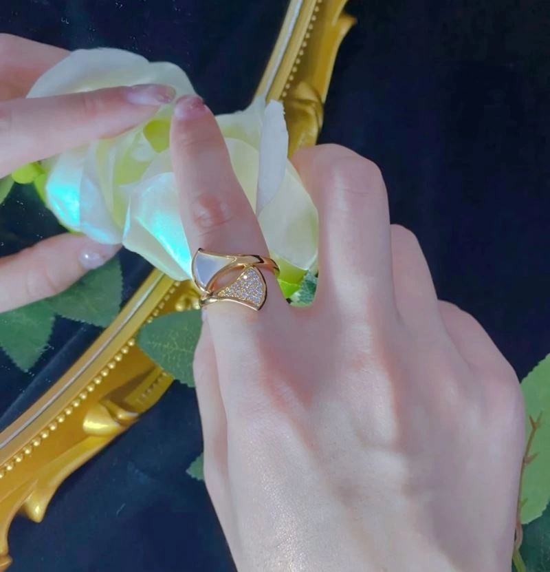Minimalist Bvlgari Rings 216725