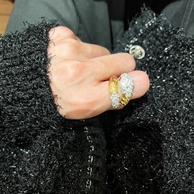 Sleek Bvlgari Rings 216714