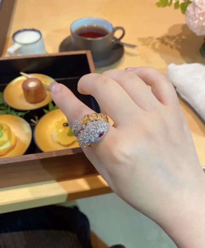 Sleek Bvlgari Rings 216714