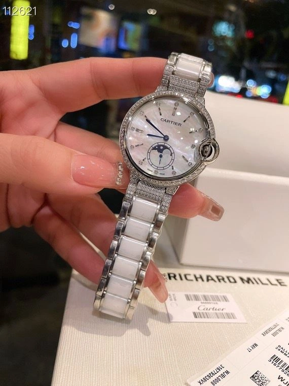 UrbanChic CARTIER Watches 180925