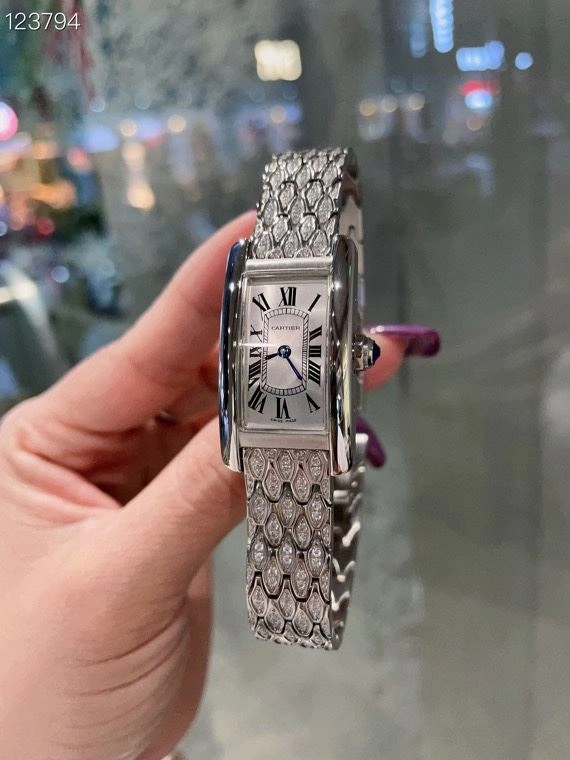 Compact CARTIER Watches 180924