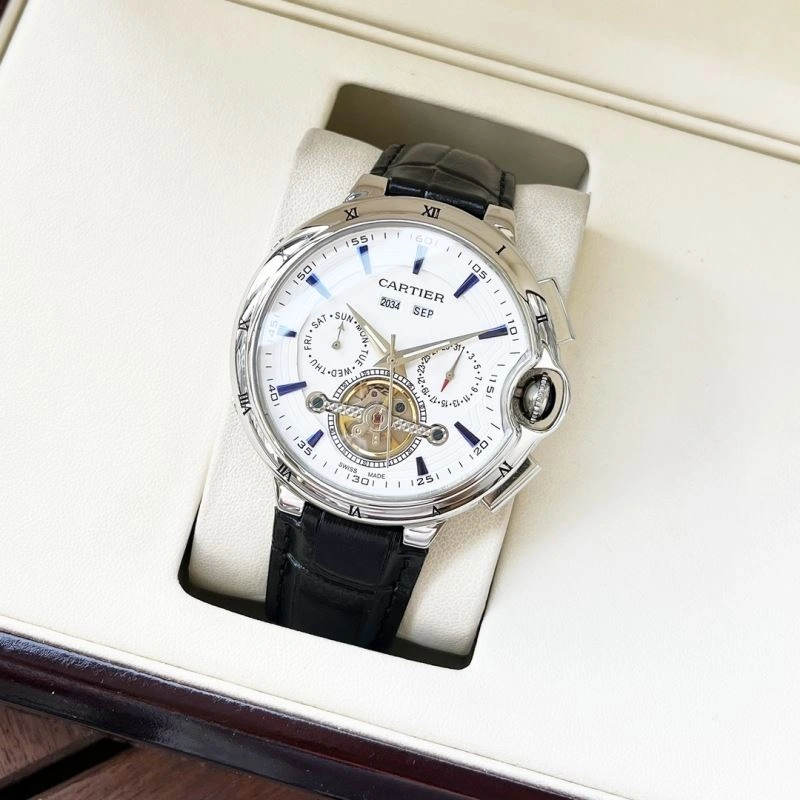 Sporty CARTIER Watches 180592