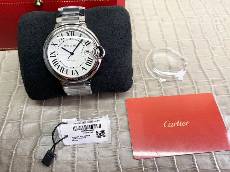 Versatile CARTIER Watches 180500