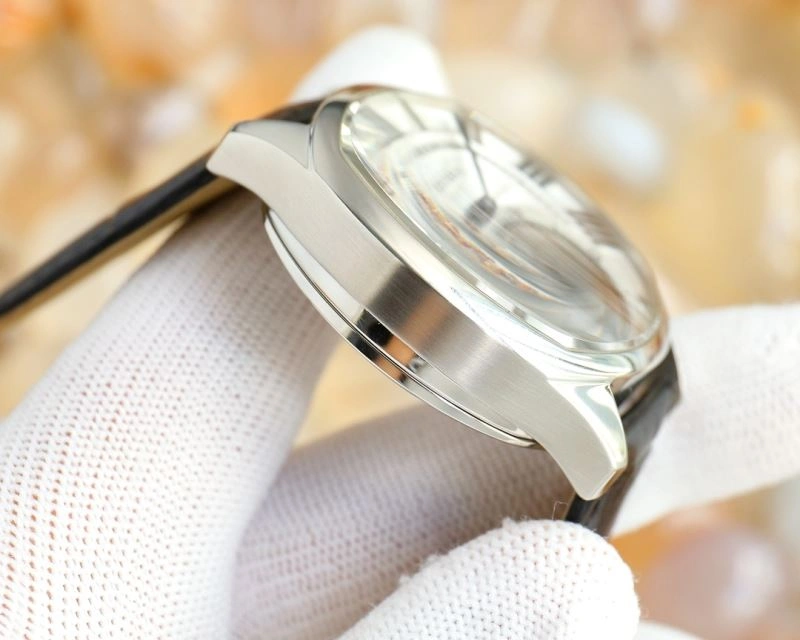 UrbanChic CARTIER Watches 180474