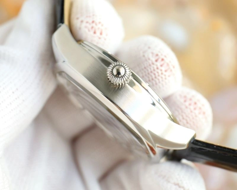 UrbanChic CARTIER Watches 180474