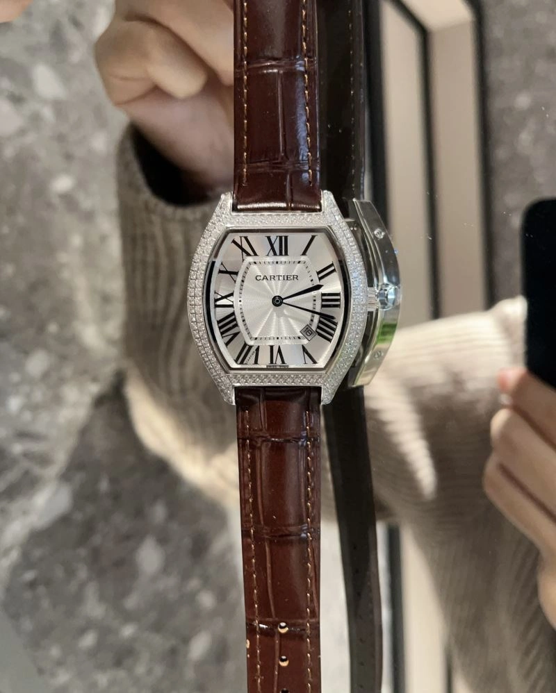 ComfortFit CARTIER Watches 180444