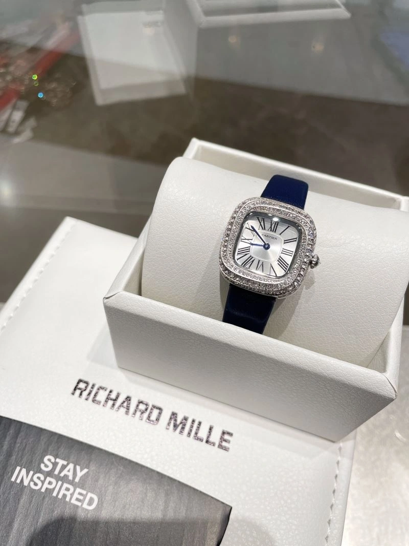 Durable CARTIER Watches 180064