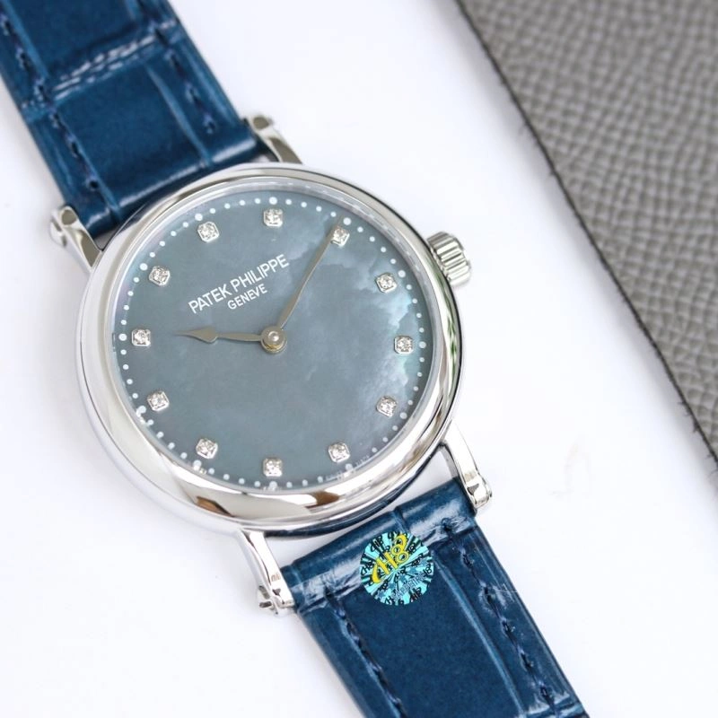 Minimalist CARTIER Watches 179935
