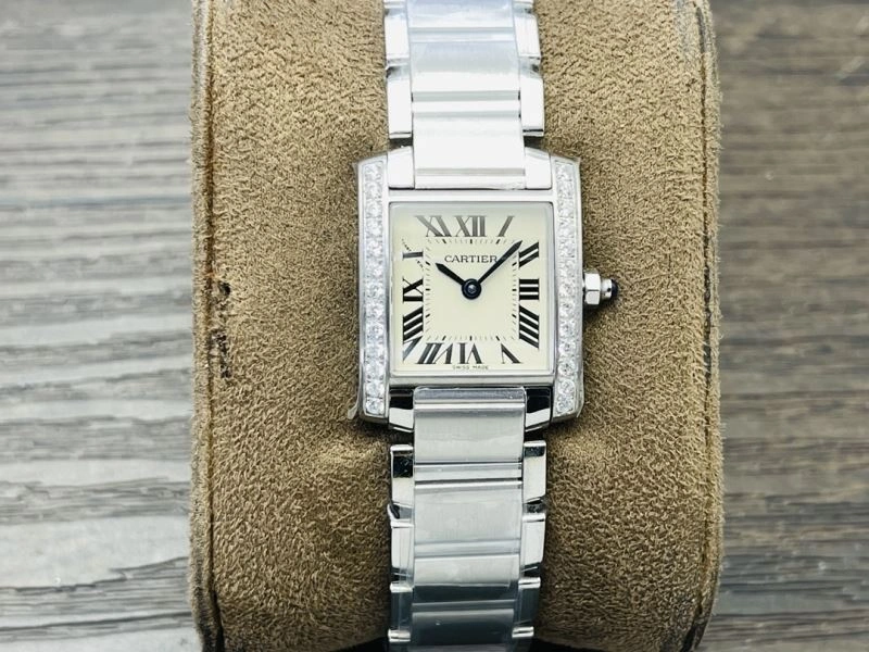 UrbanChic CARTIER Watches 179756