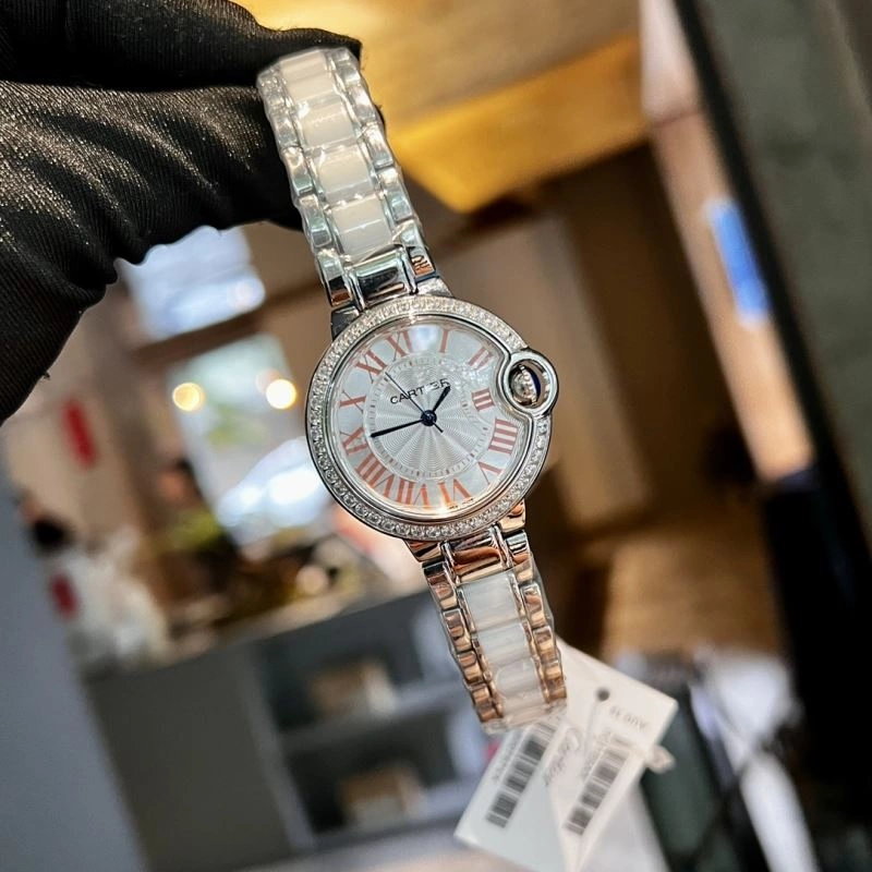 Minimalist CARTIER Watches 179743