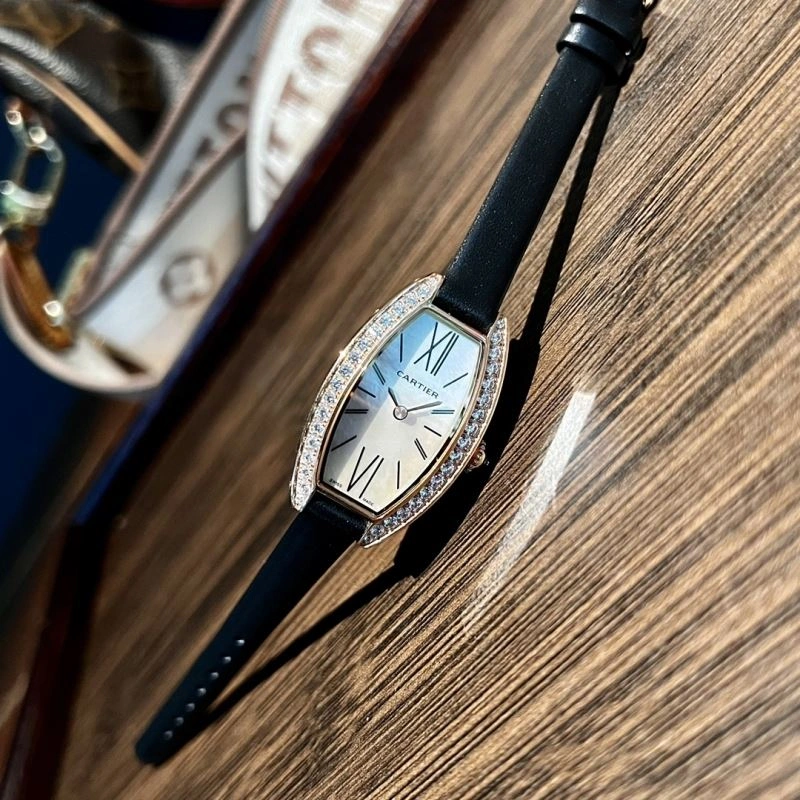 Compact CARTIER Watches 179736